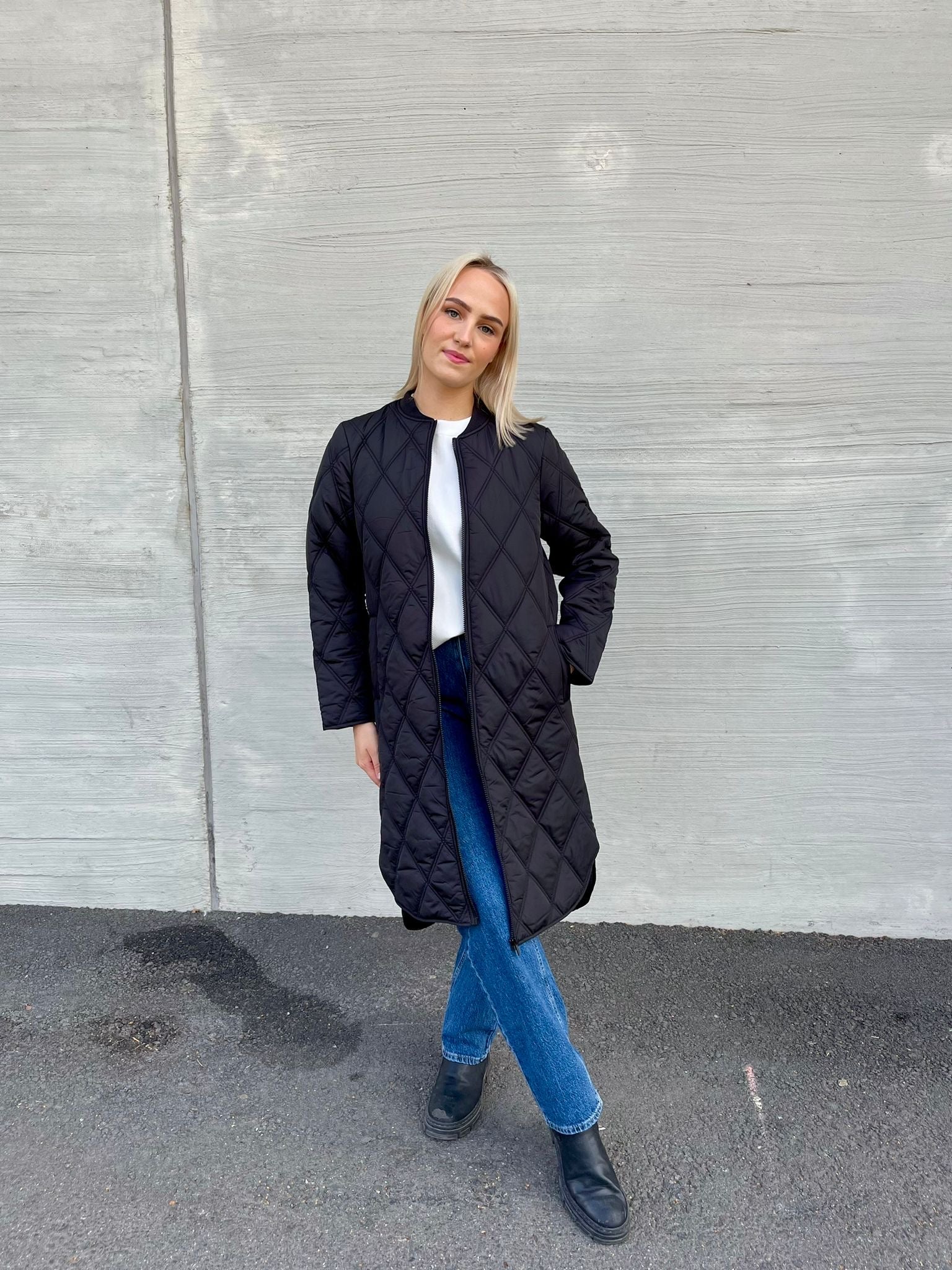 VIQUILA Quilted Jacket - Black